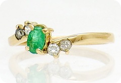 anillo esmeralda